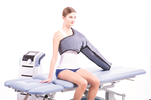 Lymphastim_applicator_model_arm_2020_CMYK-001.png